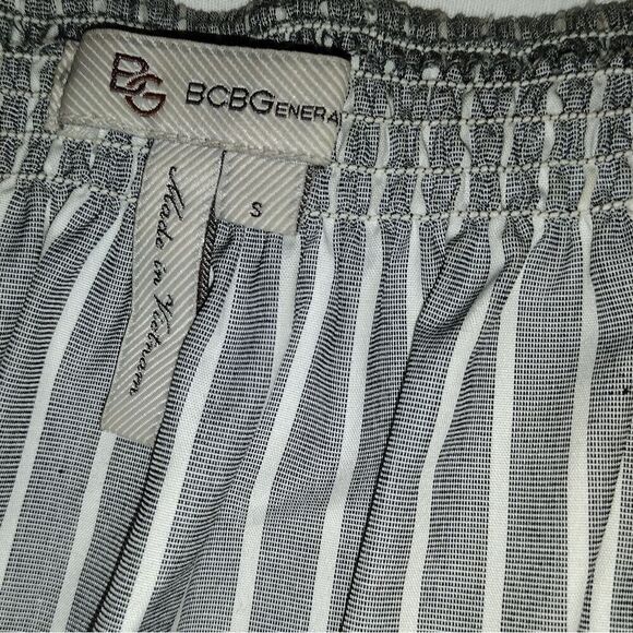 BCBGENERATION Gray With White Stripes Asymmetrical Dress Size Small! - Picture 2 of 15